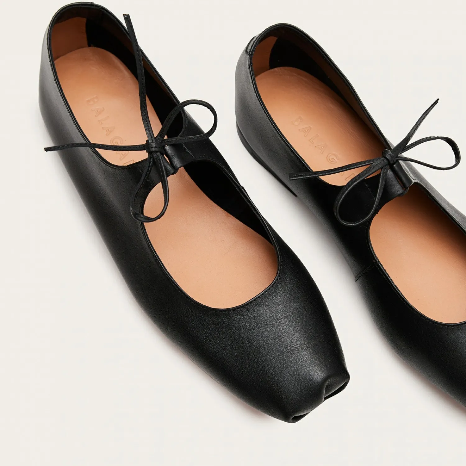 Balagan Baleriny|Batsheva Baleriny, Czarny